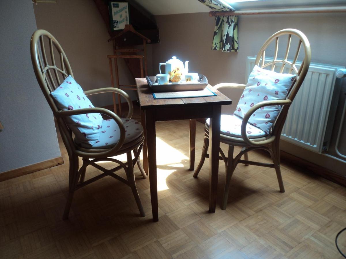 Bed and Breakfast Chez Julie Beaucamps-Ligny Екстер'єр фото